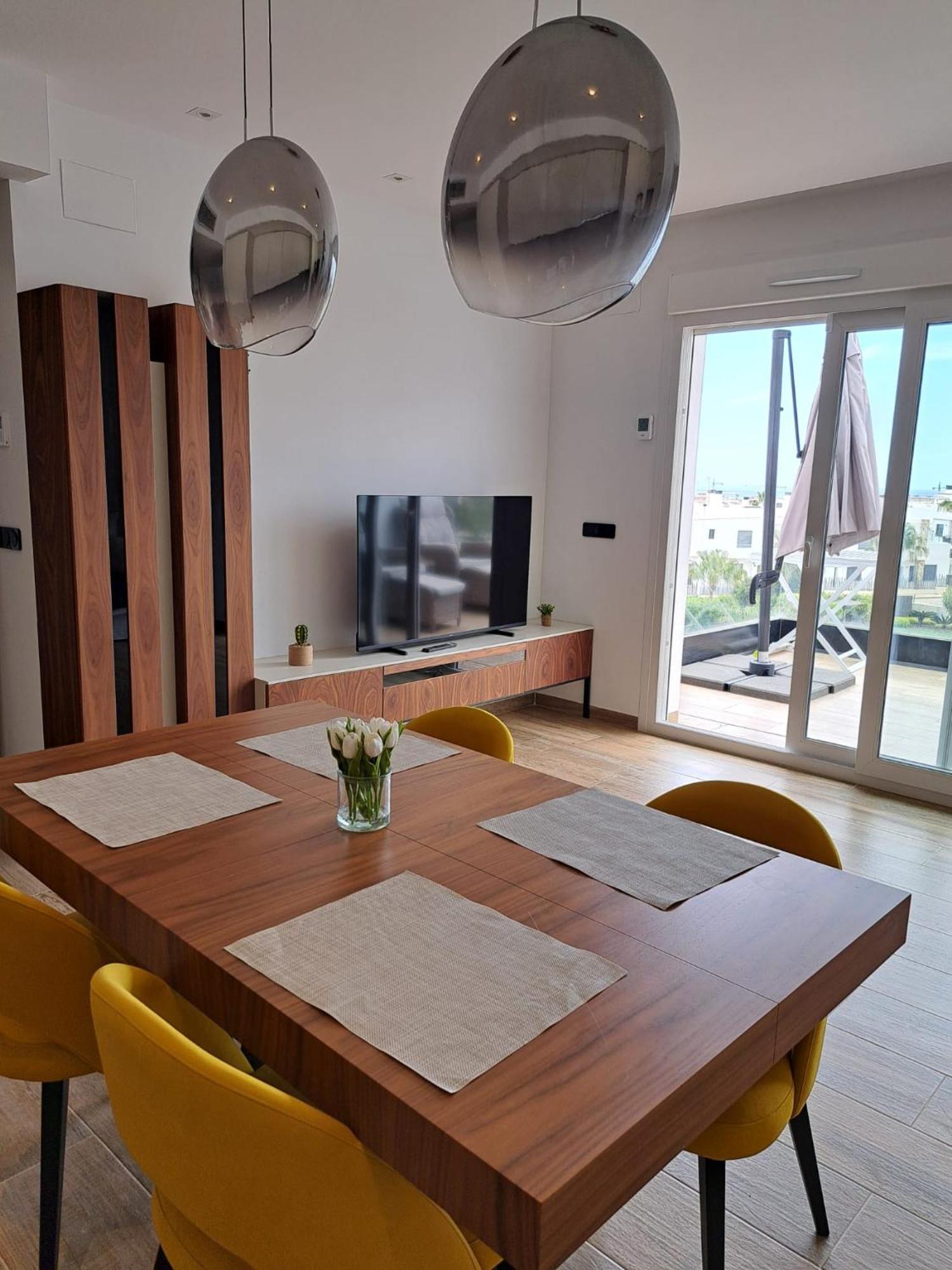 טורבייחה Nice 2 Bedroom Bali Apartment With Sea Views מראה חיצוני תמונה